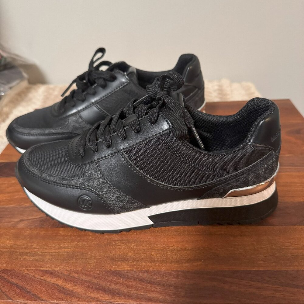 MK Andi Canvas and Signature Logo Trainer - New (No box)
